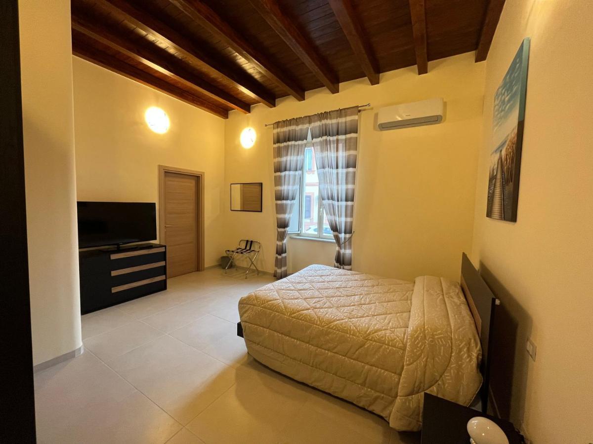 In Centro Rooms And Apartments Isola di Liri 外观 照片